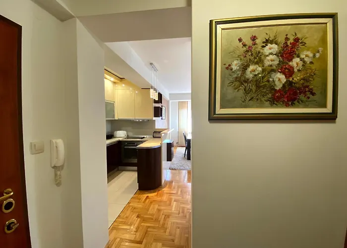 Bd Lux & Garage Apartament